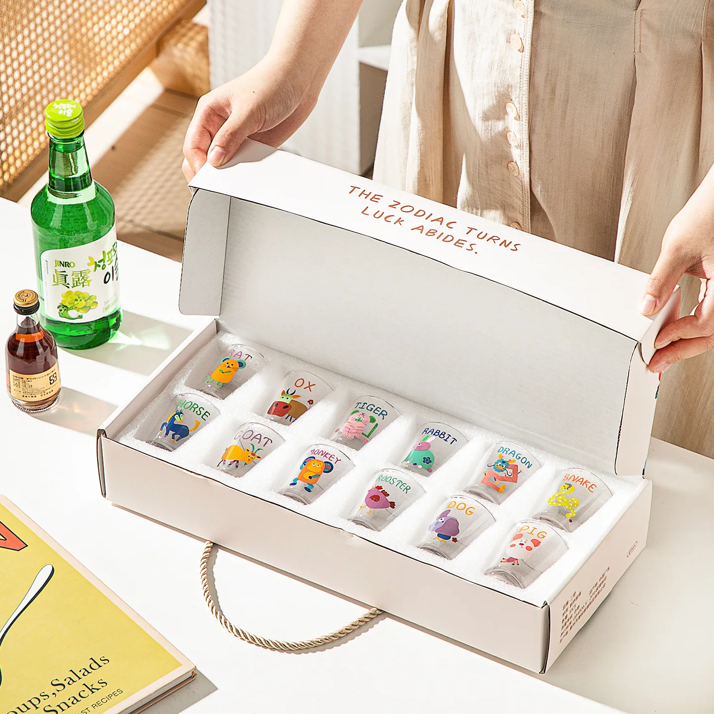12Pcs Cups Set Gift Box Cartoon Burnt Wine Glass Household 50ml Small Wine Glass 12 Zodiac Wine One Cup Mini Sake Cup